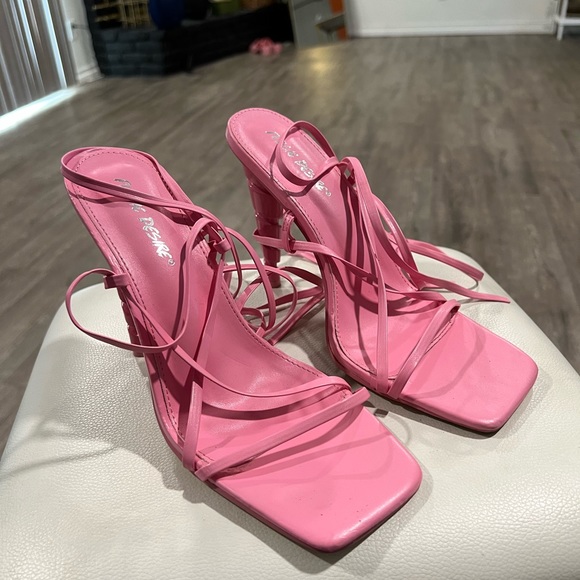LAST PRICE🍒🤍PUBLIC DESIRE  pink heels ✨ - Picture 2 of 7
